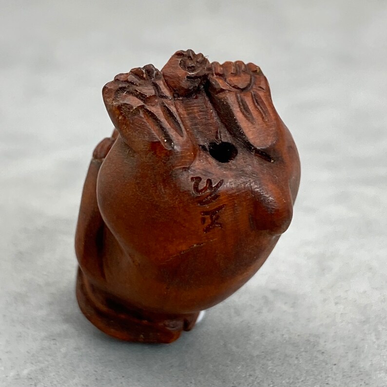 signed year of the hare hare One hand carved boxwood ojime: Mother and cub bunny wood rabbit charm rabbit kimono accessory toggle