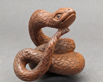 Hand geschnitzte Buchsbaum Schlange Netsuke, Holz Schlange Netsuke, Buchsbaum Schlange Netsuke, Schlange gähnt Netsuke, Schlangencharme, Holzschlangencharme