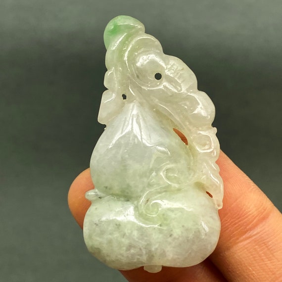 Estate Sale: Vintage Hand carved Jadeite pendant … - image 3