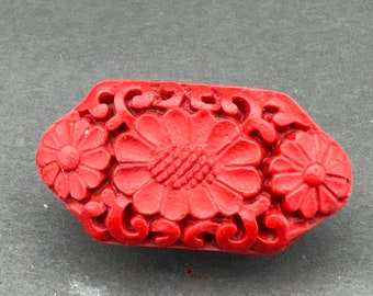 Une (1) perles de cinabre vintage, perles de cinabre rouges, perles de cinabre sculptées à la main avec motif floral, perles de cinabre rouges vintage