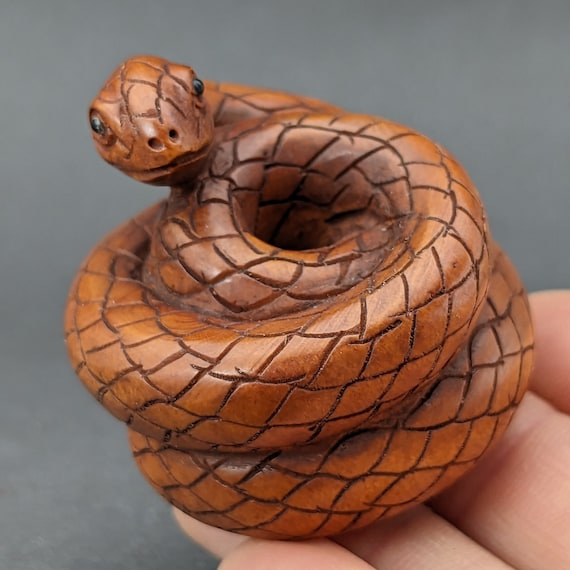 メイク道具・化粧小物 tanakadaisuke Three headed snake compact Hand Carved Boxwood Snake Netsuke, Wood Snake Netsuke, Boxwood