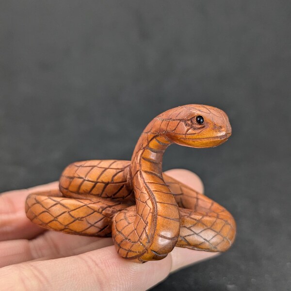 Hand carved Boxwood cobra yawns netsuke, wood cobra netsuke, wood snake netsuke, cobra yawns, snake yawns netsuke, snake charm, signed