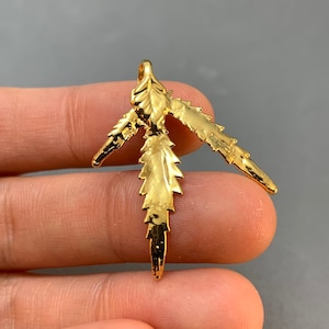 24K Gold dipped hemp leaf pendant, genuine hemp leaf pendant, gold leaf pendant, beautiful gold dipped hemp leaf pendant