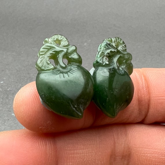 Jade carving: One pair of natural spinach jade pe… - image 3