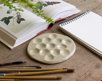 Ø 15cm / Stoneware Paint Palette with chaotic paint cells, for watercolor or acrylic. Useful gift for an artist. Medium size