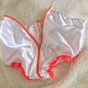 Zip back panties