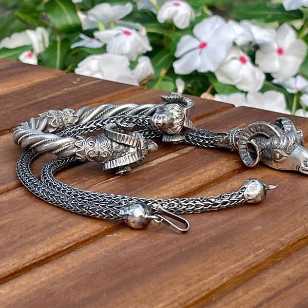 Vintage Etruscan Sterling Silver Etruscan Rams Head Necklace y Matching Spring Clamp Bracelet