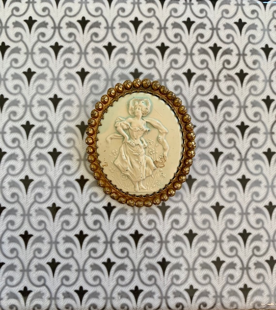 Vintage 1910-1920's Celluloid Brooch Pin