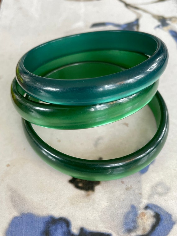 Vintage Green Plastic Bangle Bracelets - Lot of 3 - image 5