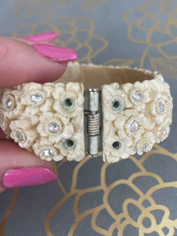 Vintage Celluloid Floral Design Rhinestone Hinged… - image 8