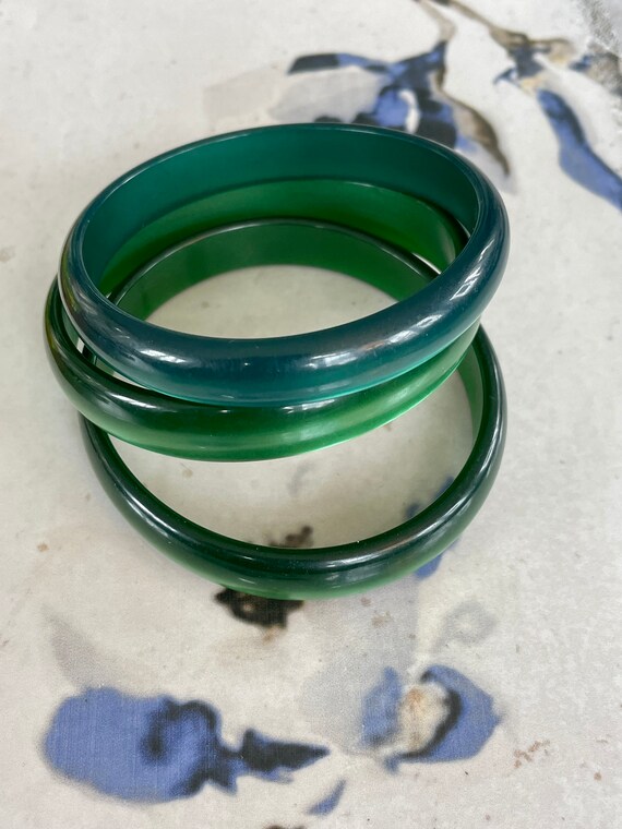 Vintage Green Plastic Bangle Bracelets - Lot of 3 - image 6