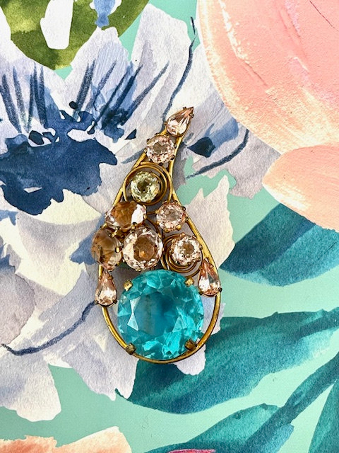 VOGUE Multi-color Glass Stone Brooch / Dress Clip - Vintage