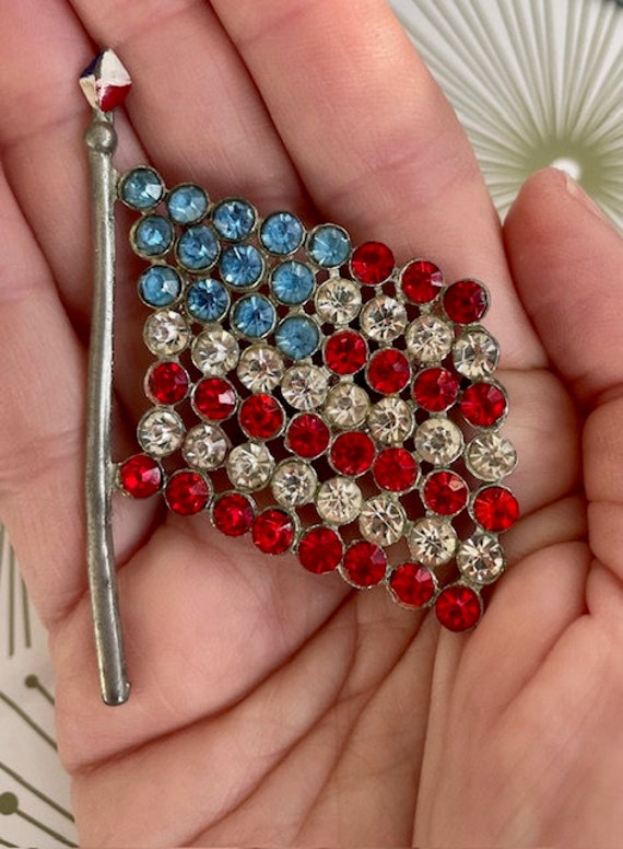 Vintage American Flag Rhinestone Brooch Pin - 193… - image 4