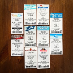 Disney&#39;s California Adventure Fastpass Pack Sticker & Magnet