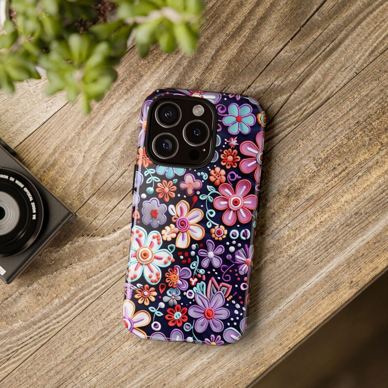 Floral Phone Case Protective Cover: Faux 3D Purple Flowers, Silicone Liner (Shock Resistant, Fits iPhone 14-17 Models) afbeelding 14
