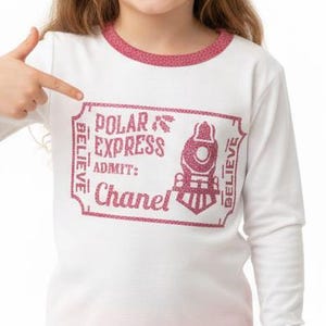 Gepersonaliseerde Polar Express 'Admit One' opstrijksticker – aangepaste naam kerstpyjama's en vakantie-T-shirts