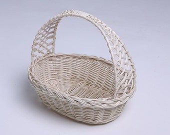 White Wicker Round basket with handle, Small Wicker Basket, Wicker Basket, Flower Girl Basket, Easter Basket, Wicker Easter Basket,