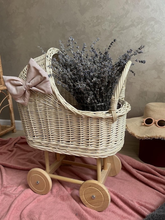 Poussette en osier, panier à fleurs, landau pour poupée, poussette en osier pour poupée, landau en osier pour poupée, poussette en osier pour poupée, décoration pour baby shower - France