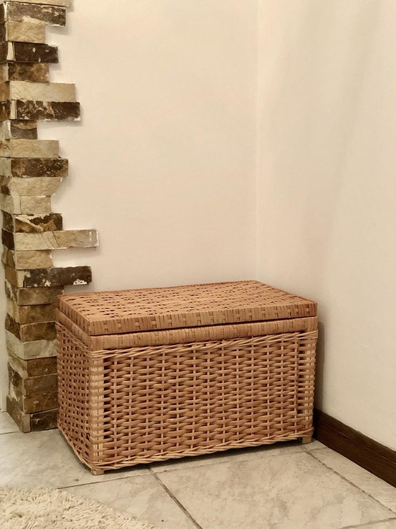 Cesta natural hecha a mano para la ropa sucia, baúl de mimbre con tapa para juguetes o mantas, organizador ecológico para el baño imagen 1