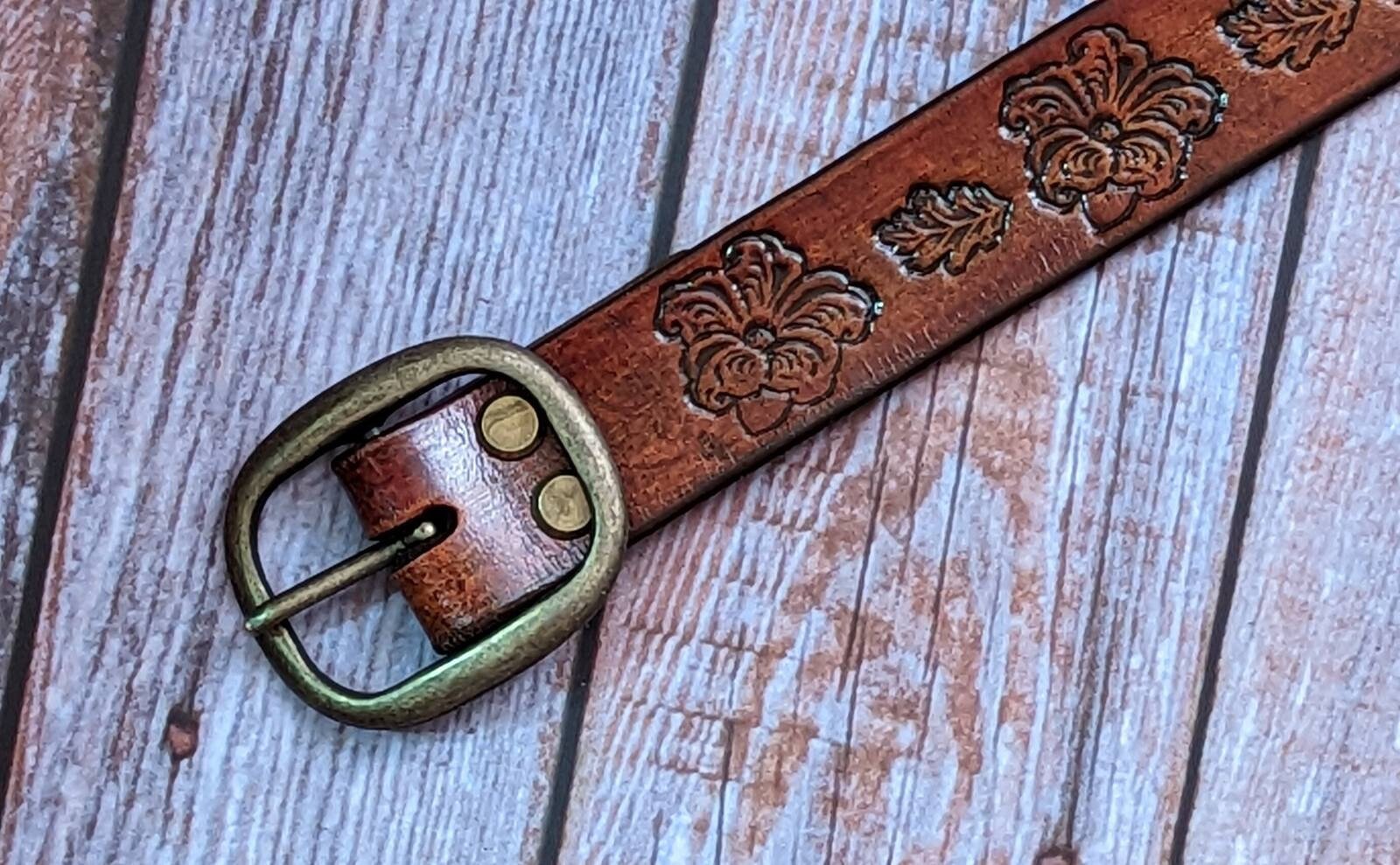 Handmade Tooled Leather Belt: Floral Embossed Women display picture 1