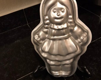 Wilton Holly Hobbie Girl Doll Dolly Cake Pan 502-194, 1975 American Greetings Retired Wilton Enterprises Inc.