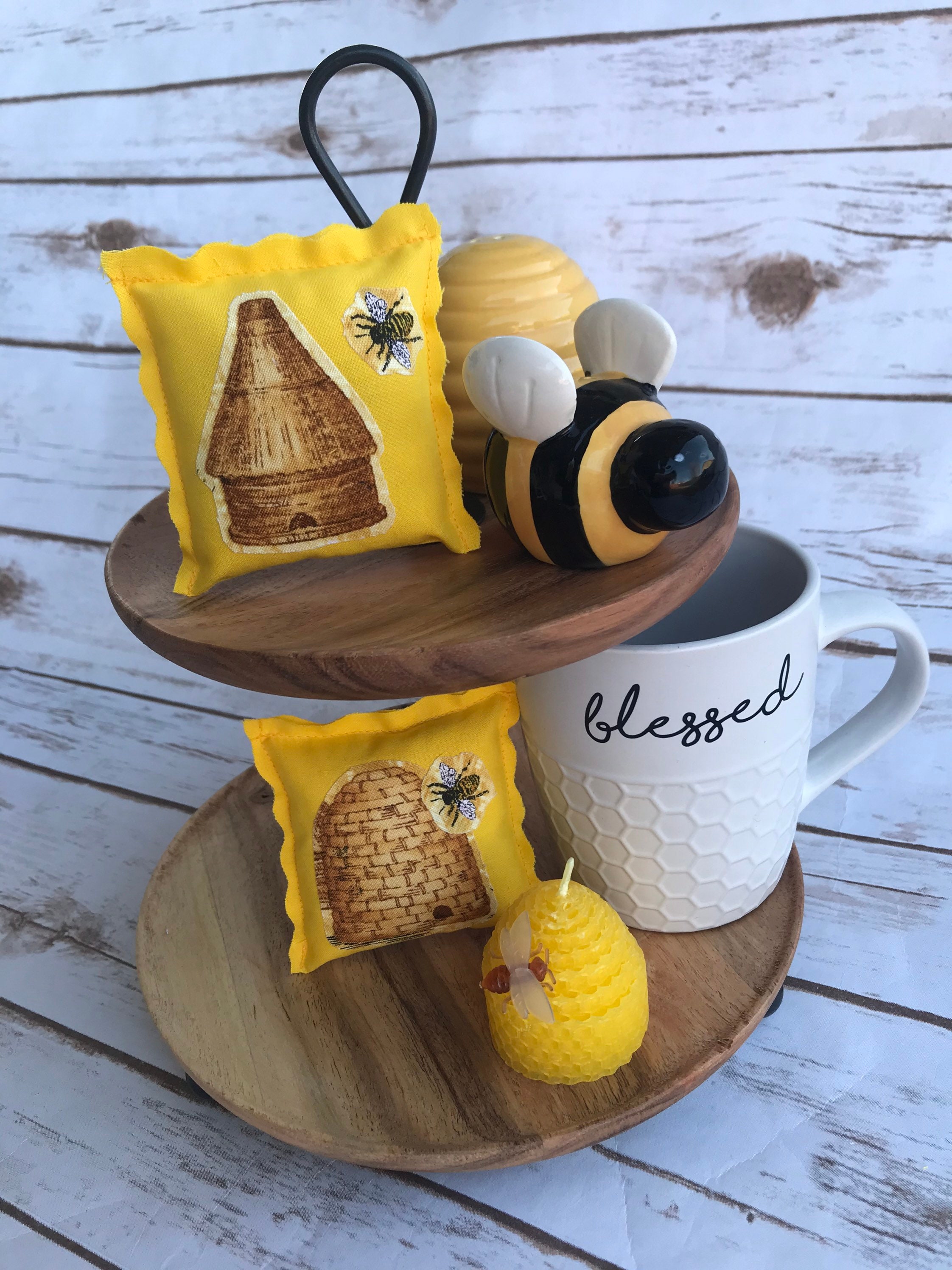 Bee Gnome Mini Pillow / Decoración de abejas melíferas / Bandeja escalonada  de abejas / Cocina de granja / Almohada de bandeja escalonada / Decoración  de abejas / Relleno de bandejas escalonadas -  España