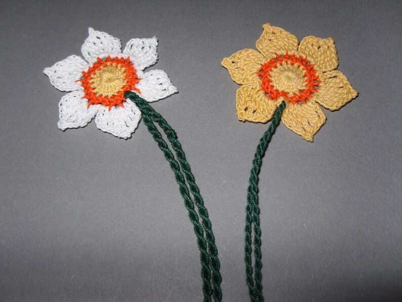 Crochet tutorial Bookmark Flower Daffodil image 1