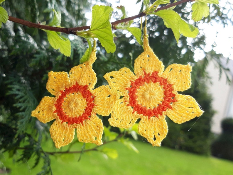 Crochet tutorial Bookmark Flower Daffodil image 8