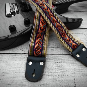 Croix corps sangle de guitare avec des extrémités en cuir marron pour guitares acoustiques ou basses électriques, réglable, gravure, sangle personnalisée, «NEVADA»