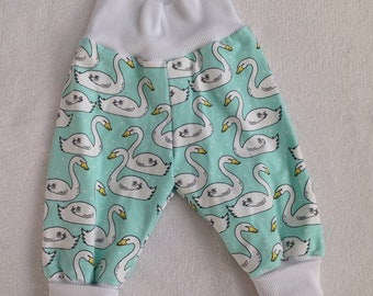 Pumphose Babyhose "Schwäne" mint Kinderhose Vögel Mitwachshose Geschenk Geburt Babyausstattung Taufe