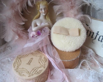 2 entzückende alte Puderdosen  mit Powder puff Art deco french vintage  Boudoir Dusting Powder Puff Sammler Hudnut Paris