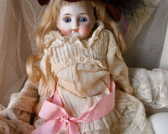REA! Förtrollande antik porslinsdocka G K raritet gammal docka viktoriansk Belton-docka Kühnlenz Boudoirdocka Boudoirdekoration vintagedocka