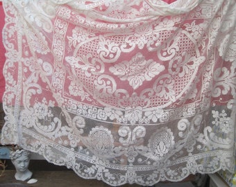 zauberhafter Bettüberwurf Tagesdecke Spitzendecke Gardine Lace Broderie  Spitze Boudoir french victorian französisch viktorianischer stil