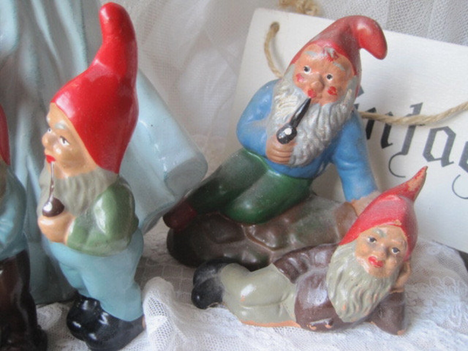 snow white and seven dwarfs gnomes