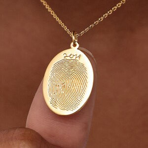Fingerprint Necklace – Oval Pendant - Actual Fingerprint Jewelry - Actual Handwriting Necklace – Sympathy Gift For Mother– Memorial Necklace