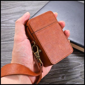 Leather Cigarette Case with Wrist Strap – Vintage Brown or Black Cigarette Box Holder for Men & Women, Travel Cigarette Cases Gift Idea