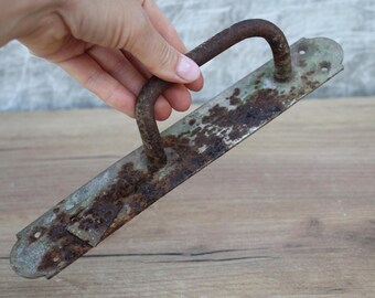 Vintage rostiger Metallgriff für Scheunentore, UdSSR Bauernhausdekor