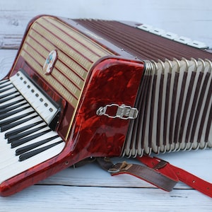 Weltmeister button accordion,Working antique red rare piano button accordion Germany,registers 95 37 keys,vintage muical instruments,Bayan image 8