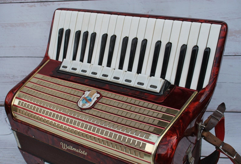 Weltmeister button accordion,Working antique red rare piano button accordion Germany,registers 95 37 keys,vintage muical instruments,Bayan image 5