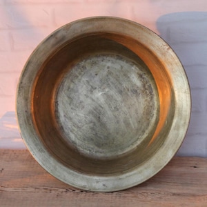 Vintage Brass Basin Large Antique Brass Bowl Thick Heavy Duty Brass Planter Country House Decor Farmhouse Decor Polished Brass Tub 4,5 lbs