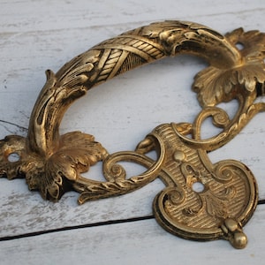 Set of 2 brass antique small door handle, vintage front door handle, barn door wall decor, metal door handle, outdoor door knob, door pull
