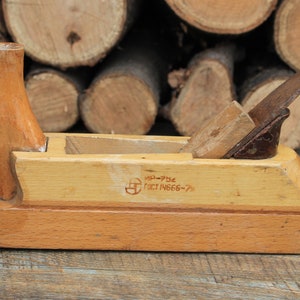 Handvliegtuig, Jack vliegtuig, vintage vintage gereedschap voor cadeau, vintage houten schaafmachine voor rustieke inrichting, houtbewerkingsgereedschap gemaakt in de USSR in 1970.