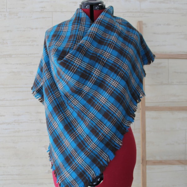 Tartan warm scarf women, Ukrainian wool Shawl, checkered scarf, blue Boho Shawl, outlander shawl, blanket plaid scarf made in Ukraine.