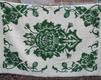 Wool blanket, vintage green woolen blanket, wool coat, heavy blanket, Russian heavy old bedspread,natural large blanket, big USSR bedspread.