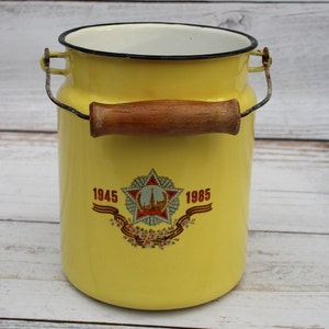 Emaillekrug, Milchkanne, Vintage Emaillewarenkanister für Bauernhausdekor, Metallmilchkanne, Blechgießkanne, antiker Milchkrug hergestellt in der UdSSR.