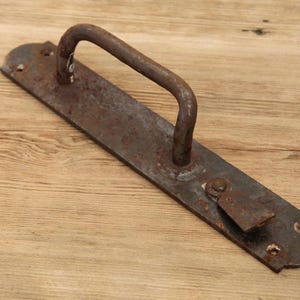 アンティーク調の手鍛造ドアハンドル、素朴な鉄製の取っ手、ラッチ付き、素朴な農家風金具