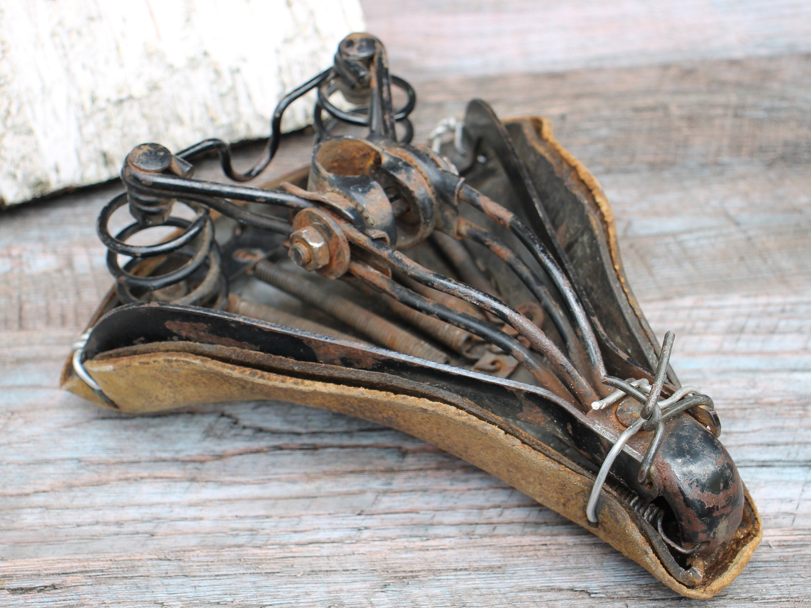 Ancienne Selle Vélo Cuir Triomphe - Marron - Fabriquée En France - Vélo De Ville