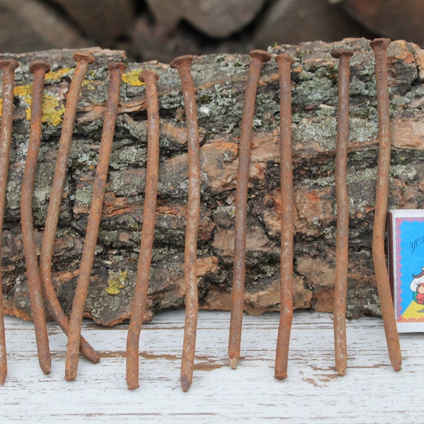 Set of 10 rusty nails 5.7 inches, vintage bent rusty nails for rustic home decor, vintage tools, Soviet nails made in the USSR in 1960.