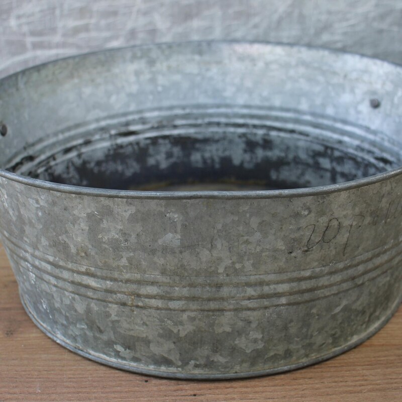 Photo inspiration: Fresh Look at Galvanized Bowl