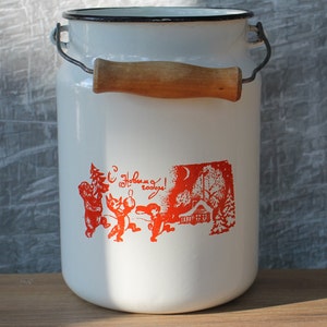 Emaillekrug, weiße Milchkanne aus Metall, Vintage-Emailgeschirrkanister für Bauernhausdekor, Blechgießkanne, antiker Milchkrug hergestellt in der UdSSR.